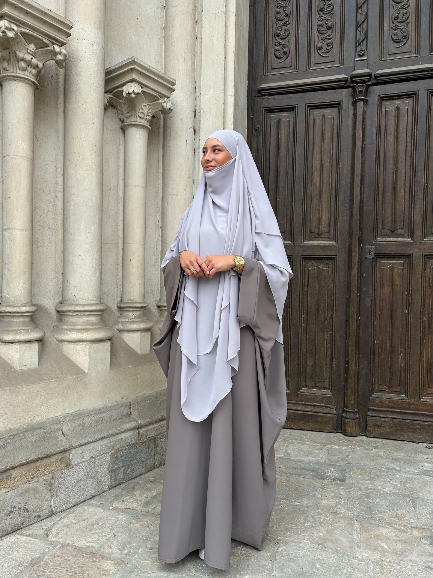 Abaya saoudienne Dina