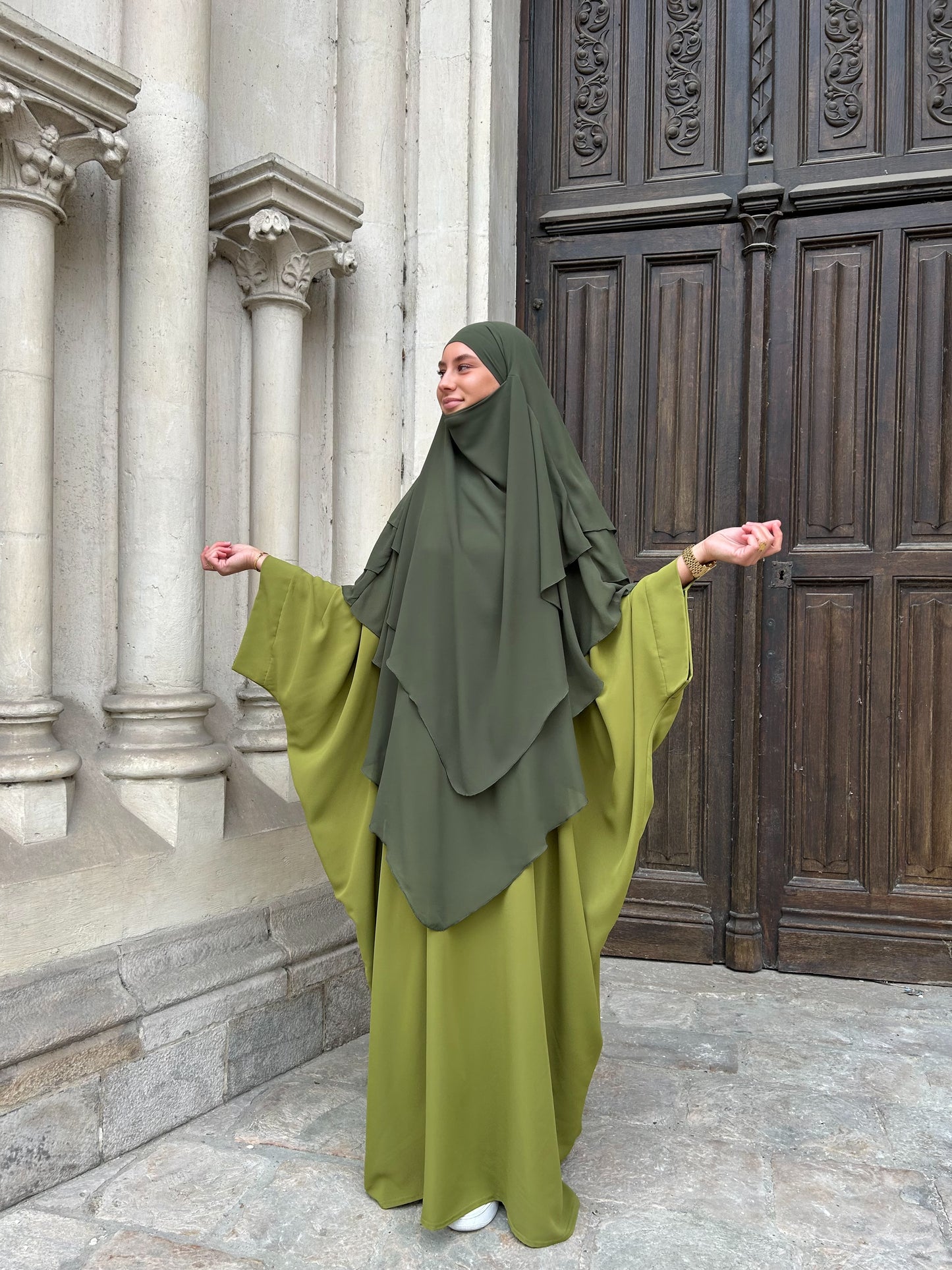 Abaya saoudienne Dina