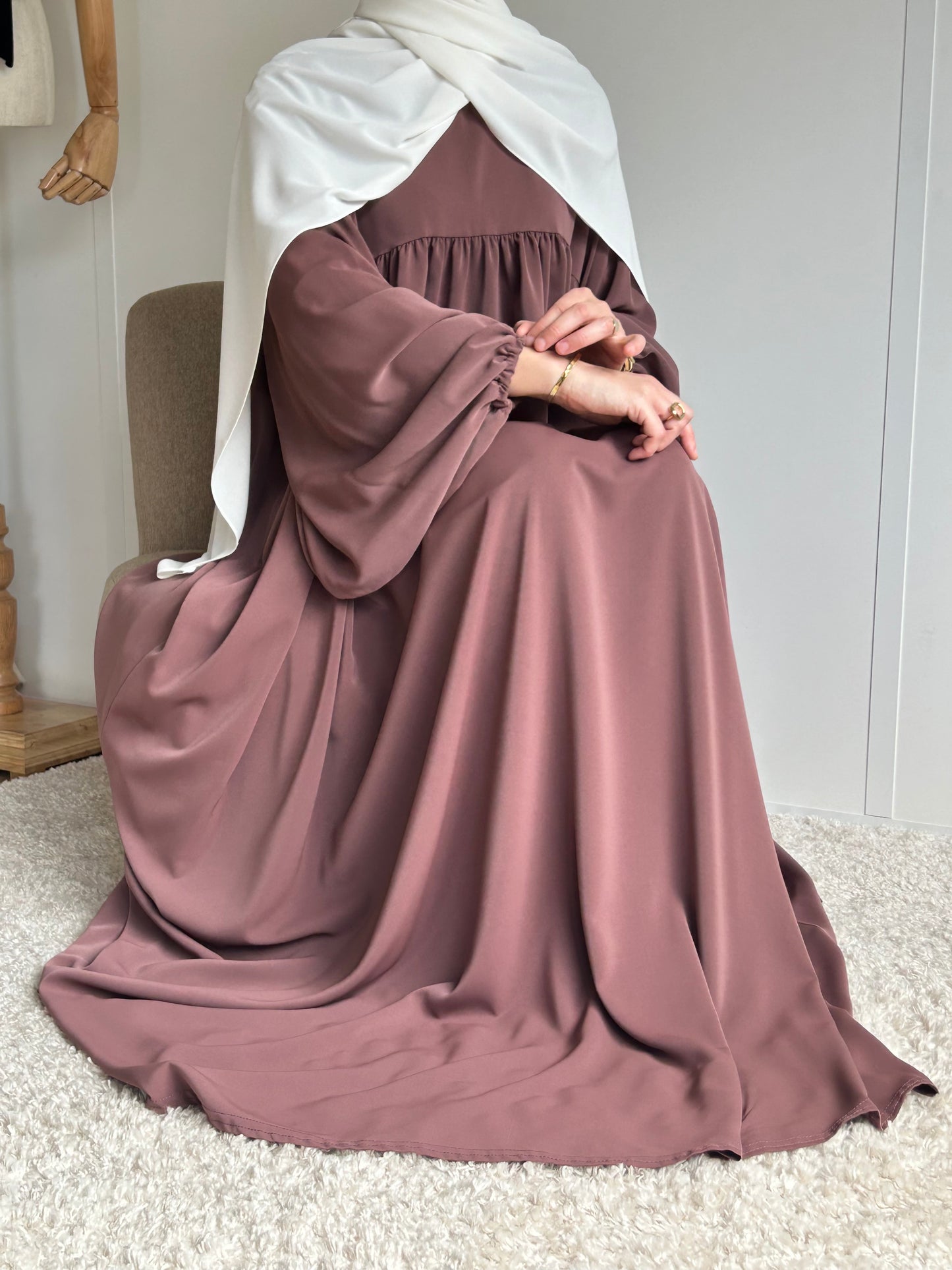 Abaya manches bouffantes en soie de Médine