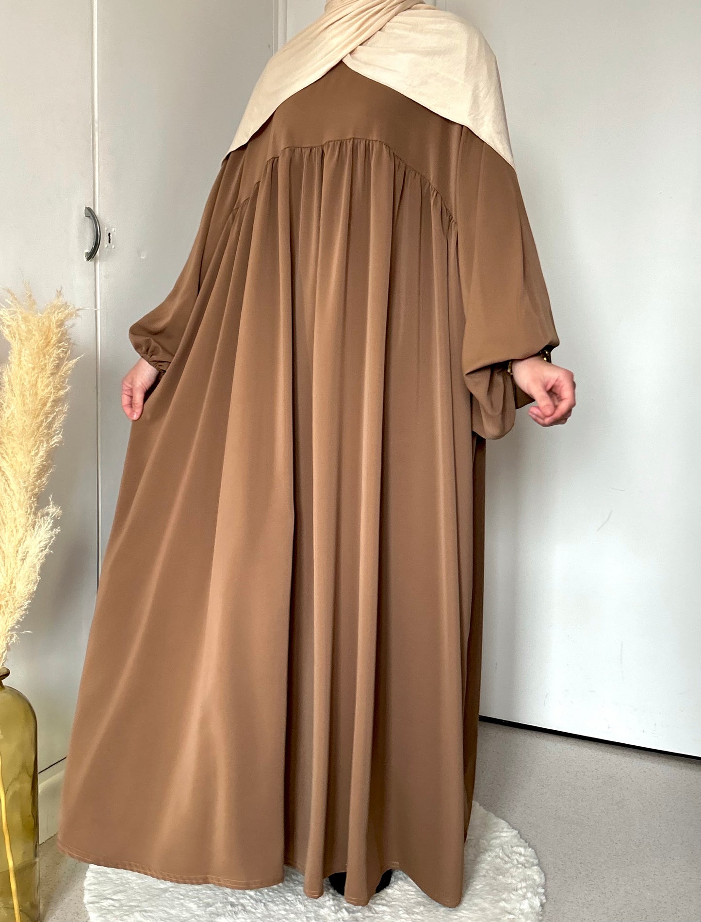 Abaya manches bouffantes en soie de Médine