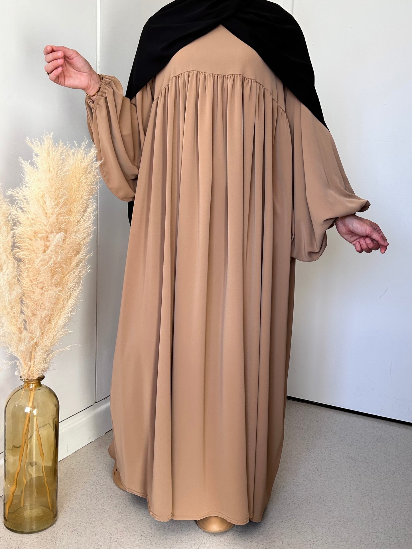 Abaya manches bouffantes en soie de Médine