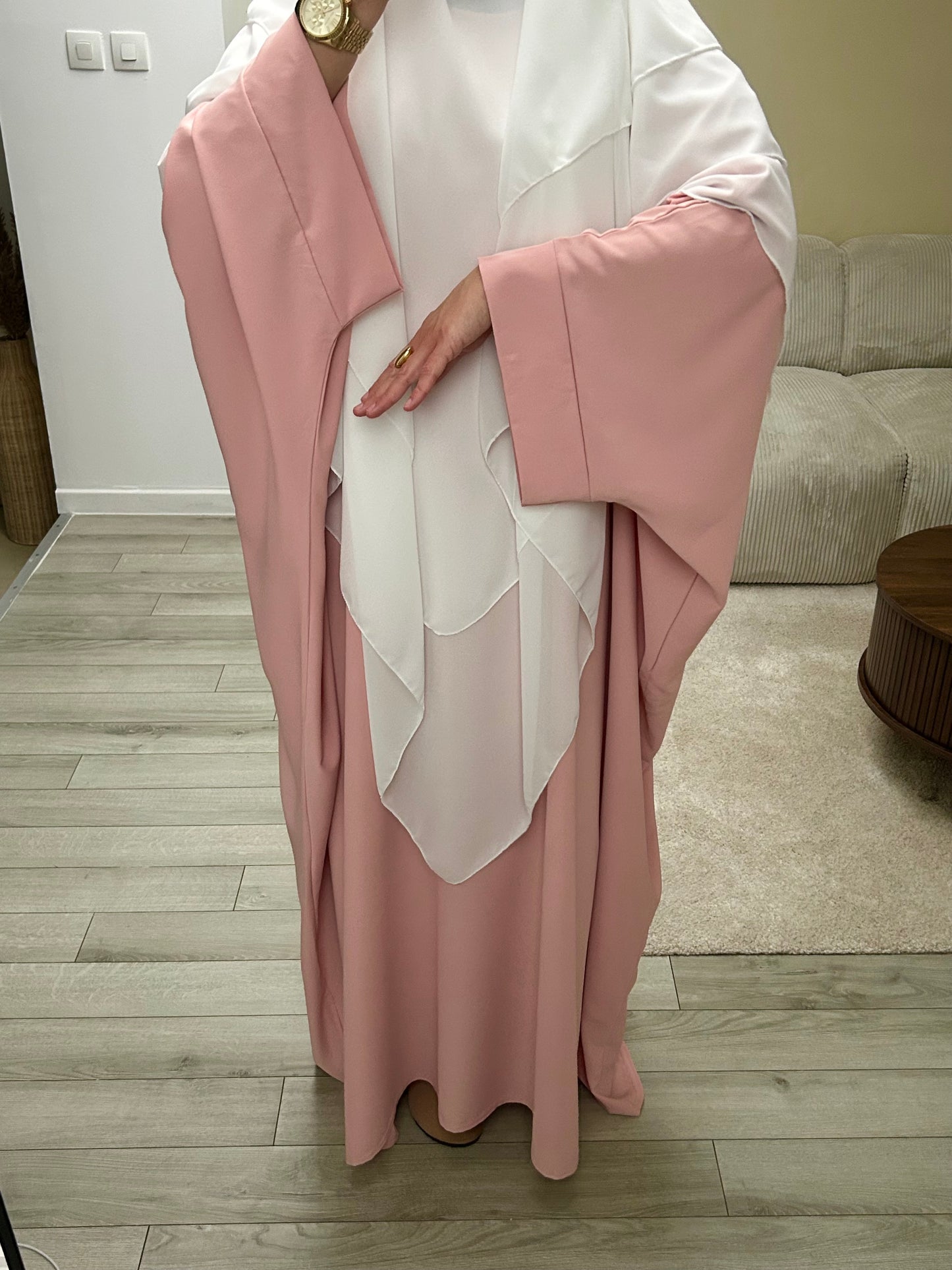 Abaya saoudienne Dina