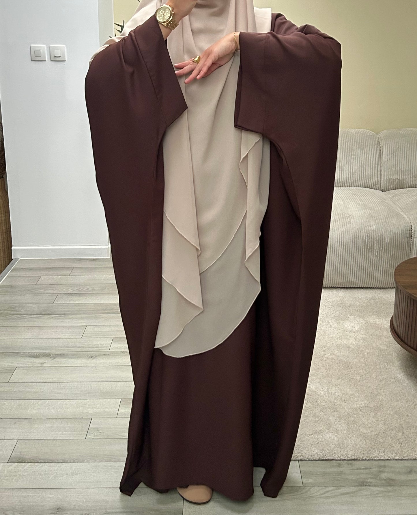 Abaya saoudienne Dina