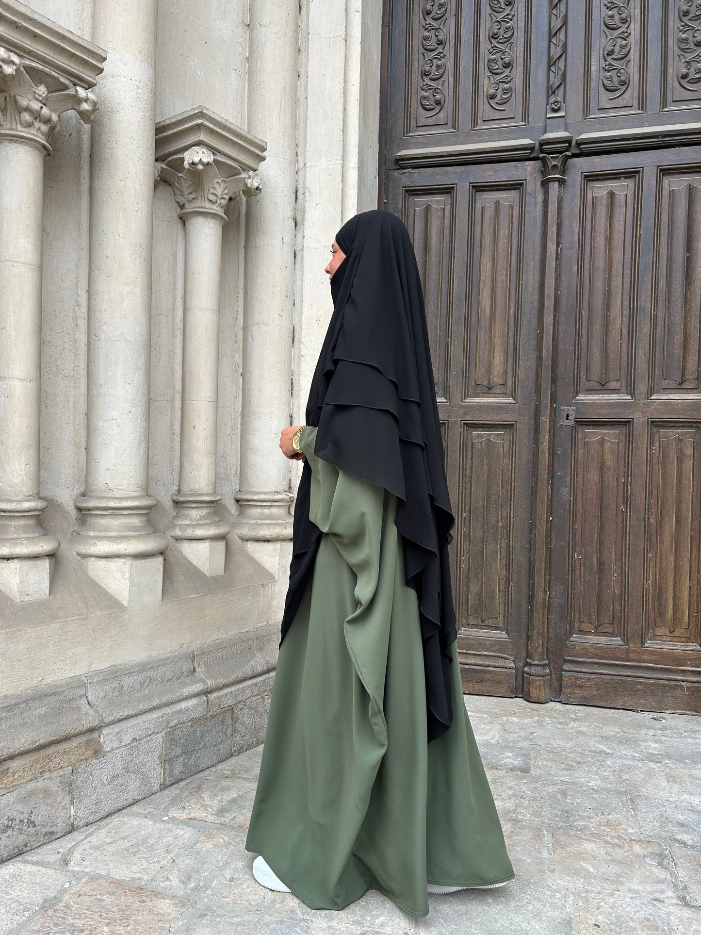 Abaya saoudienne Dina